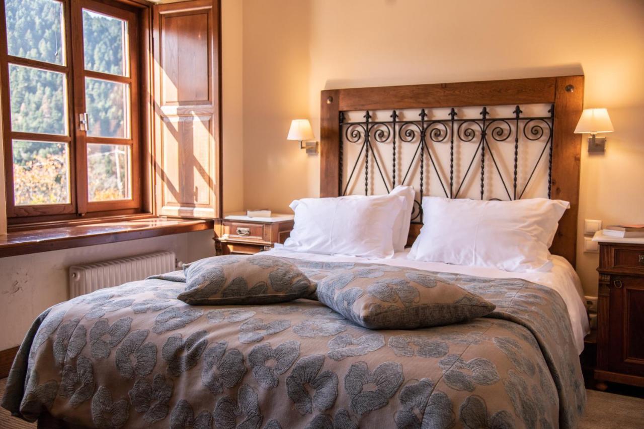 Hotel Epoches Karpenísion Zewnętrze zdjęcie