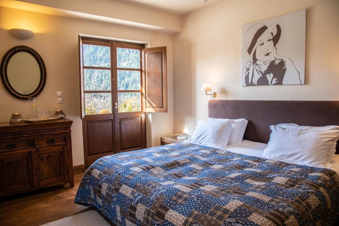 Hotel Epoches Karpenísion Zewnętrze zdjęcie