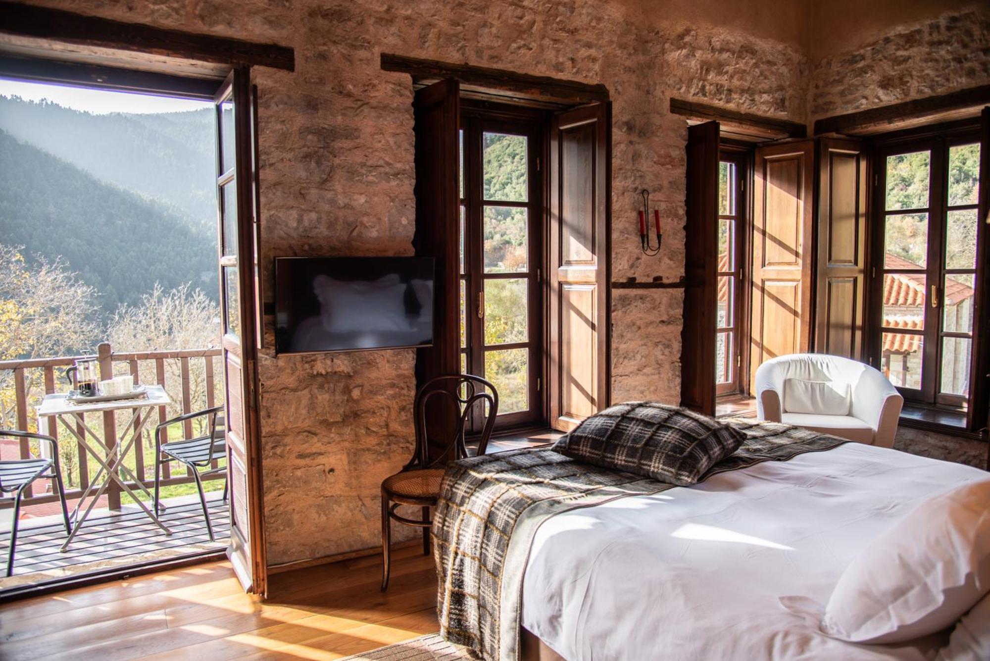 Hotel Epoches Karpenísion Zewnętrze zdjęcie