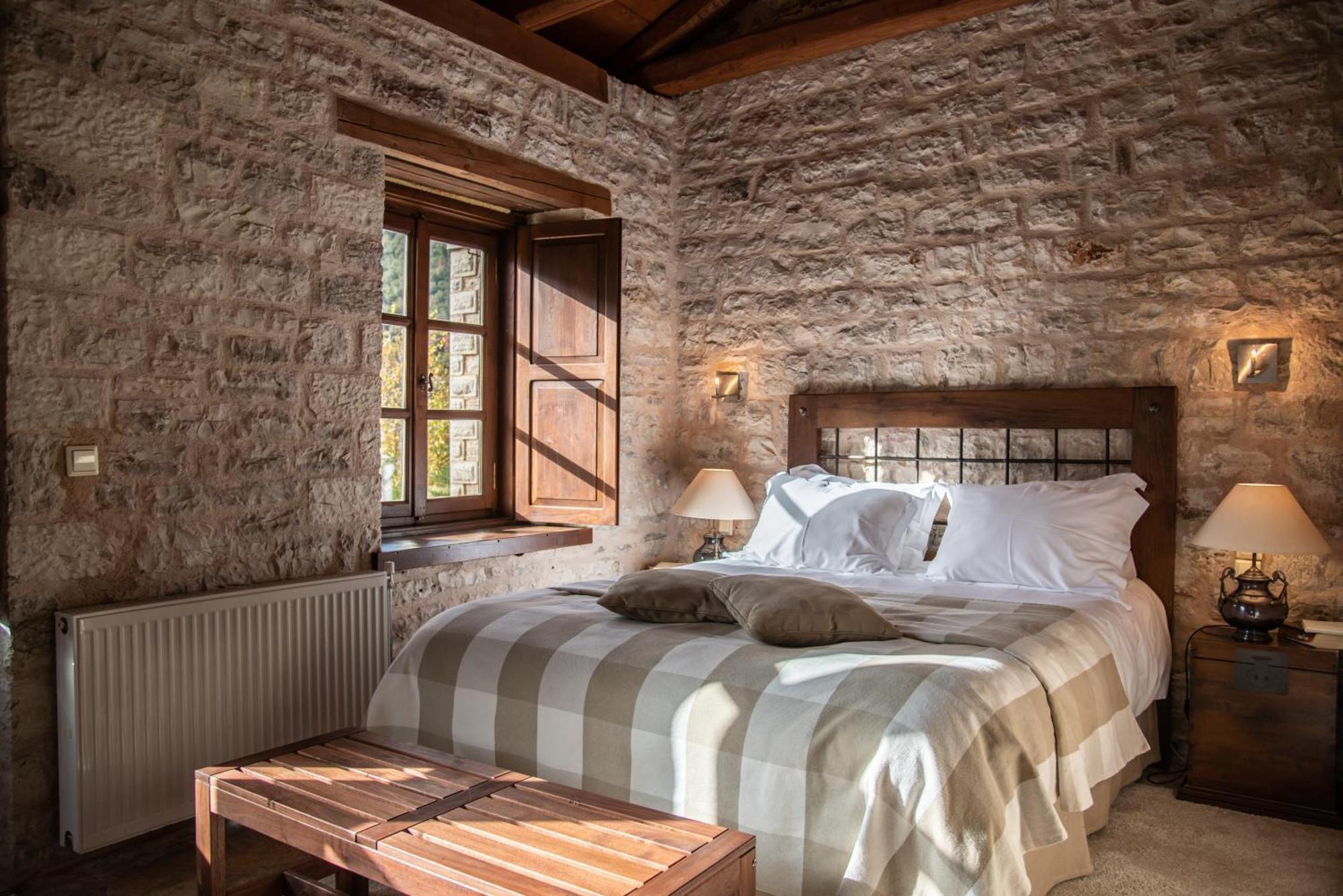 Hotel Epoches Karpenísion Zewnętrze zdjęcie