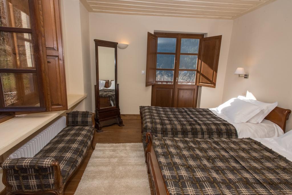 Hotel Epoches Karpenísion Zewnętrze zdjęcie