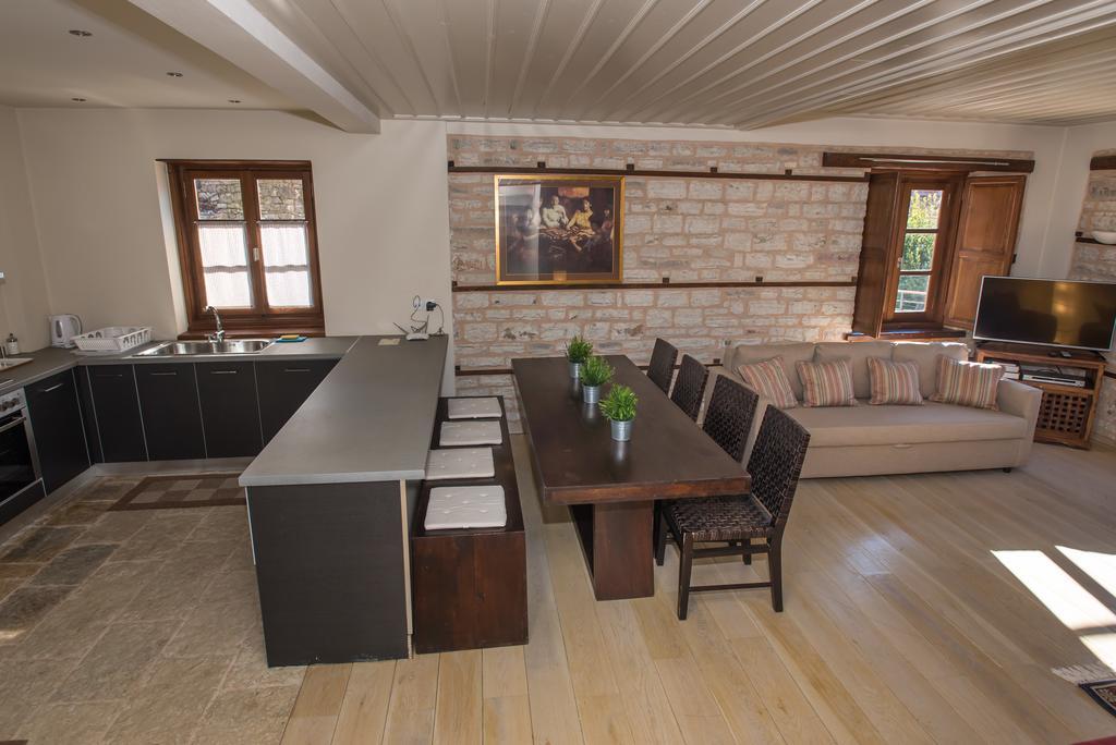 Hotel Epoches Karpenísion Zewnętrze zdjęcie