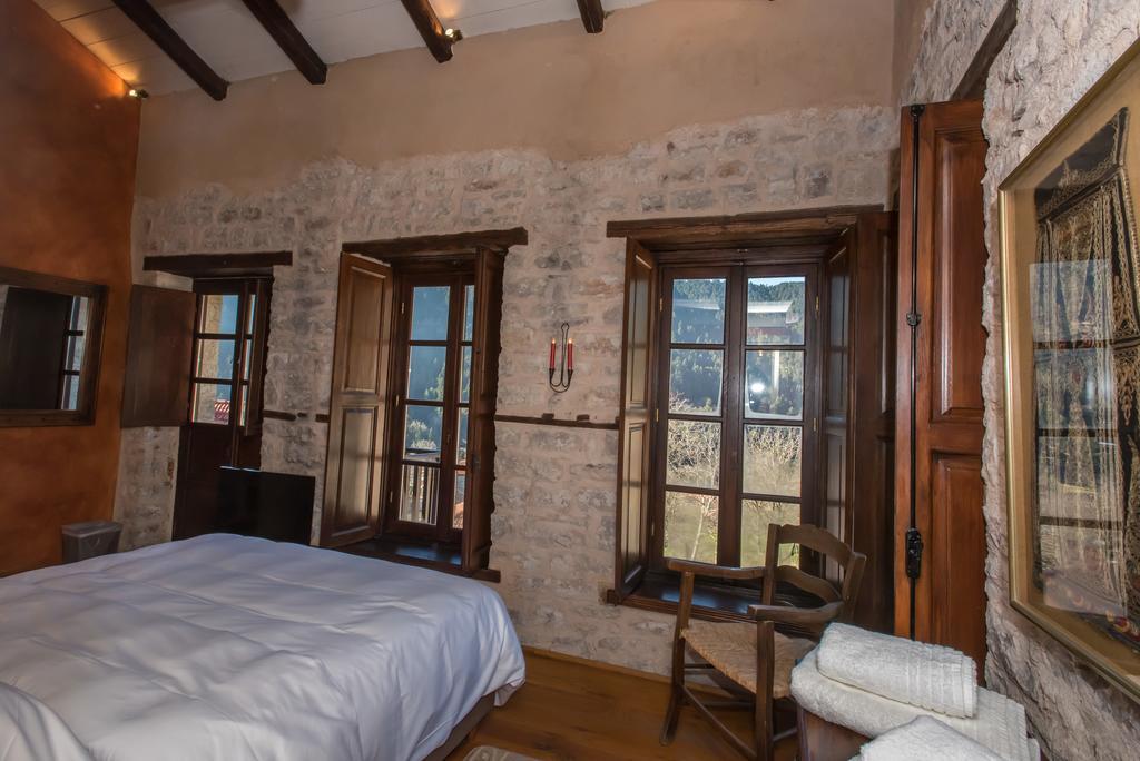 Hotel Epoches Karpenísion Zewnętrze zdjęcie
