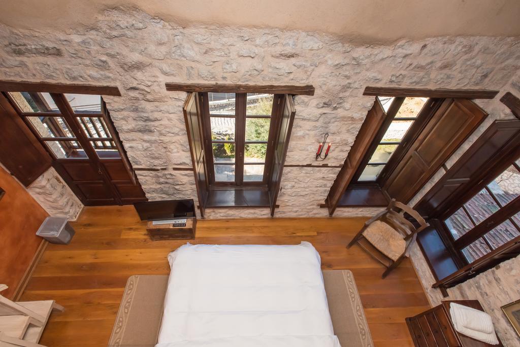 Hotel Epoches Karpenísion Zewnętrze zdjęcie