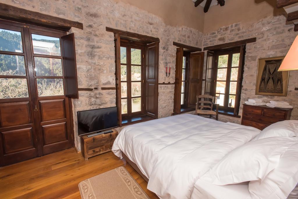 Hotel Epoches Karpenísion Zewnętrze zdjęcie