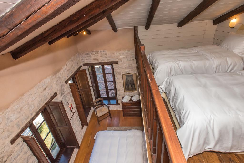 Hotel Epoches Karpenísion Zewnętrze zdjęcie