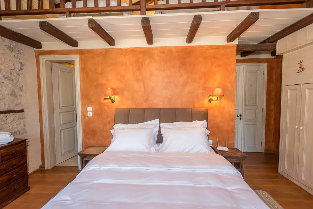 Hotel Epoches Karpenísion Zewnętrze zdjęcie