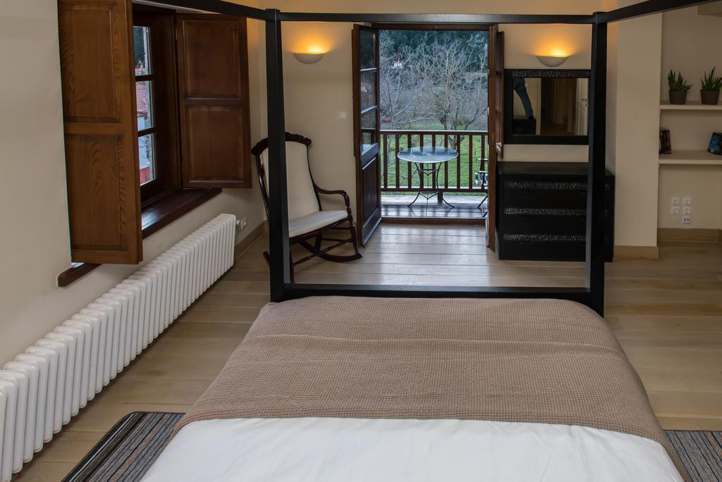 Hotel Epoches Karpenísion Pokój zdjęcie
