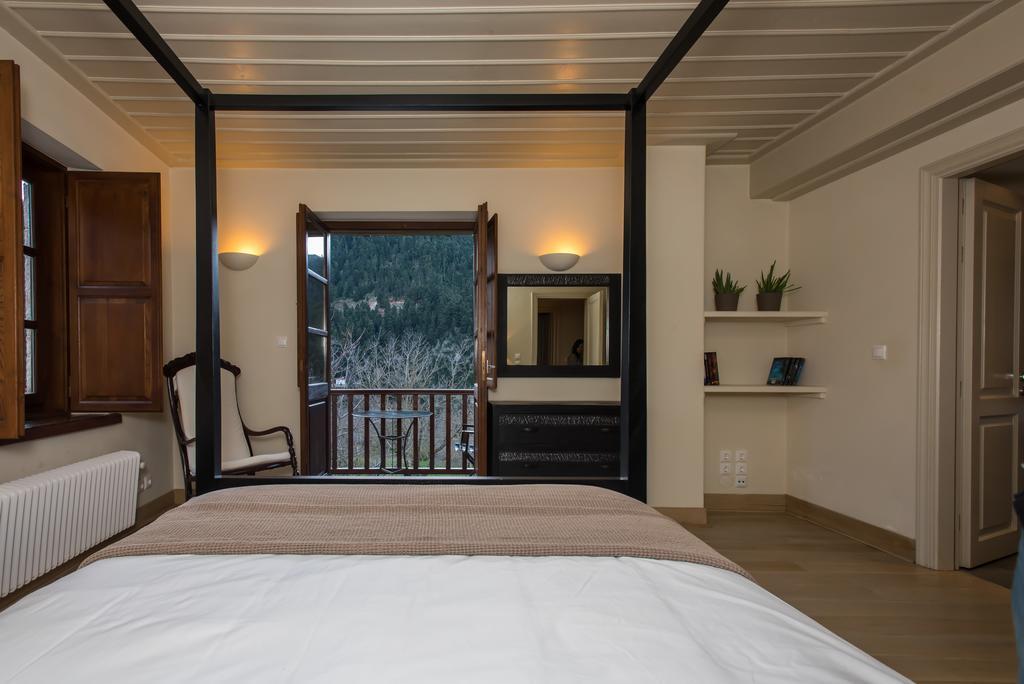 Hotel Epoches Karpenísion Zewnętrze zdjęcie